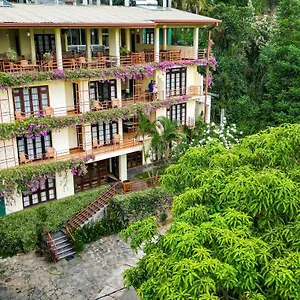 Resort Nature Walk ***