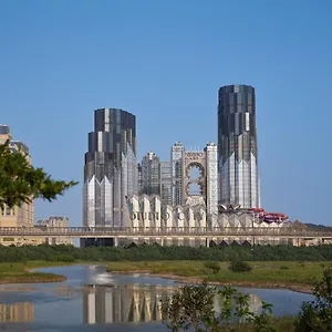 - Epic Tower Отель Макао